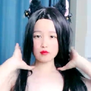 《小处处大屁屁哼》直播露脸私拍