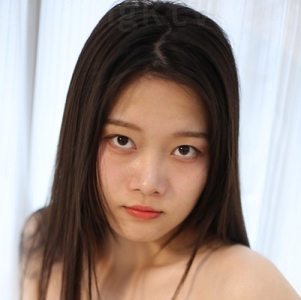 高颜值清纯邻家妹极品模特《张雨婷》宾馆有尺度私拍