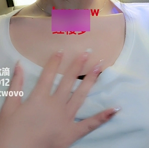 《娜美》最新KTV私拍