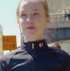 乌克兰模特《Emily》纽约繁华大街露出