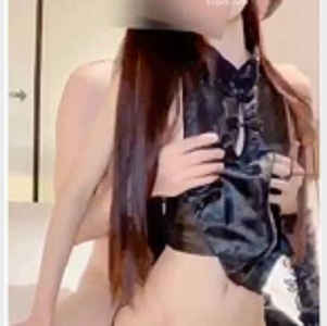 反差《八月未央》打粑粑视频合集