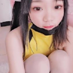 微博网红《活捉一只云云吖》乐多社私拍定制