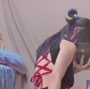 推特新人《不要吃兔兔好嘛》反差图集作品三部