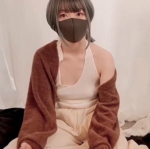 OnlyFans人气火爆的网红少女（HongKongDoll玩偶姐姐），和男友玩情侣游戏扑克游戏[1V-813M]
