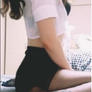 韩国高颜值女主播《恶犬酱》为钱成为擦边主播，尺度之大令人惊叹[