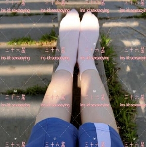 Twitter神颜少女（三十六酱）经典蓝白校服照，娇小玲珑身材娉婷袅娜【88.8 MB】