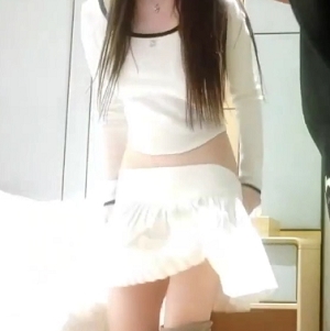 约会软妹床上干门口过道草呻吟奇妙1V+291M百度盘