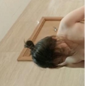 胡子大叔酒店的约P服务：与美女大学生共度时光，先享受舒适洗澡体验