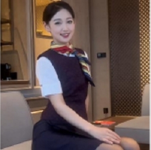唐安琪最新剧情：国航空姐秀人，嫩模打粑粑