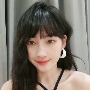 颜值学妹的诱惑，2v1.6g精选美腿商品，限时优惠！