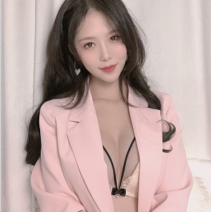 抖娘利世NO.55粉色西装，时尚潮流必备！