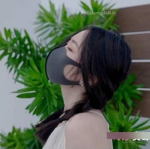 “香港洋娃娃，带你体验海岛生活3，探索粉色神秘鱼的乐趣，雕塑完美蜜桃臀，1V1高清画质，绝对清晰度！”