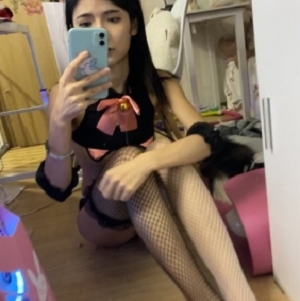 狗头萝莉的抖音、微博账号被封禁，黑粉尝试访问她的QQ账号和密码