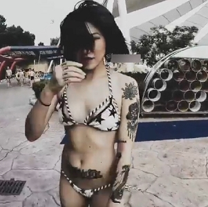 超人气女主播吴签玉兔的浮力斗鱼直播间