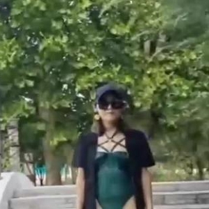 快手甜美小气质夫妇最新合集2V1.9G，户外酒店互动自拍