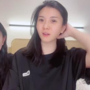 午夜房小艺同学10P疯狂资源1.63G嗨爆版