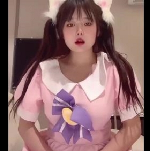 小包子合集超人气女主视频4部1.7G，颜值超高，童颜大球