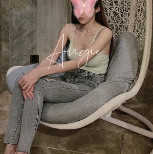 Angie上海贵妇出游私密合集69v4.8G腿部线条