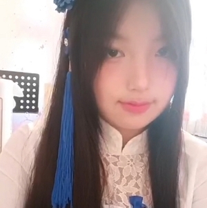 藤原yuki抖音私密视频40V合集14.9G被金主开发过