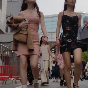 街拍KXCD抄底绝密展示20V1.8GB神仙视角