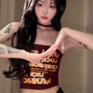 抖音绿小林子热舞精剪13部75M这小腰太顶了