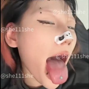 推特蛇舌纹身唇钉福利9V92.1MB放飞自我