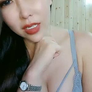 直播间蜜桃御姐撩人合集27V15.2G很顶